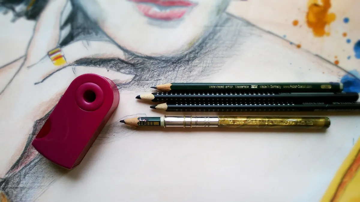 Watercolour vs. Pencil: Choosing the Best Medium for Nature Journaling